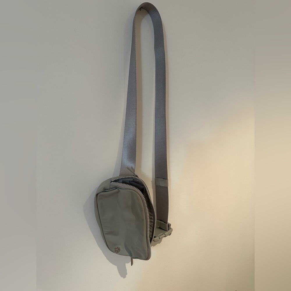 lululemon athletica Crossbody Bag in White